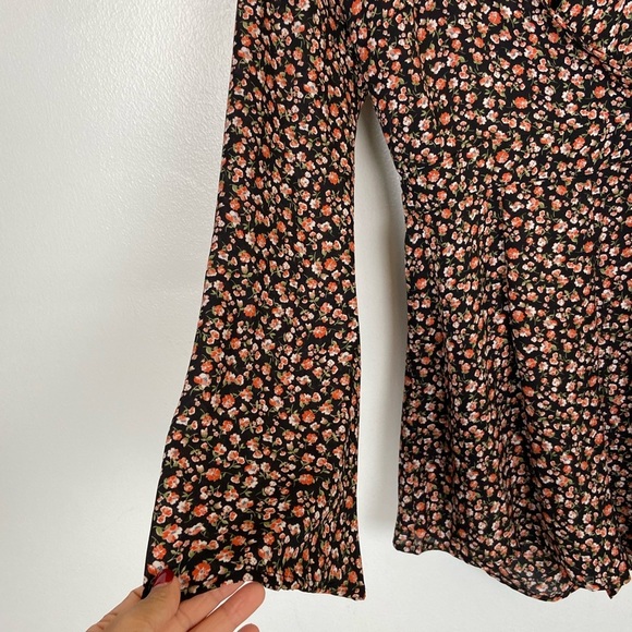 Wild Honey Floral Romper Bell Sleeves Size S Ditsy Floral Boho Summer Tie Hippie - Picture 4 of 11